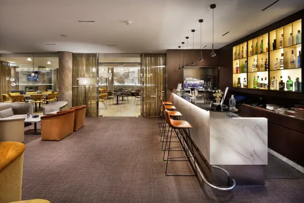 Café Lugano (Restaurant & Bar)